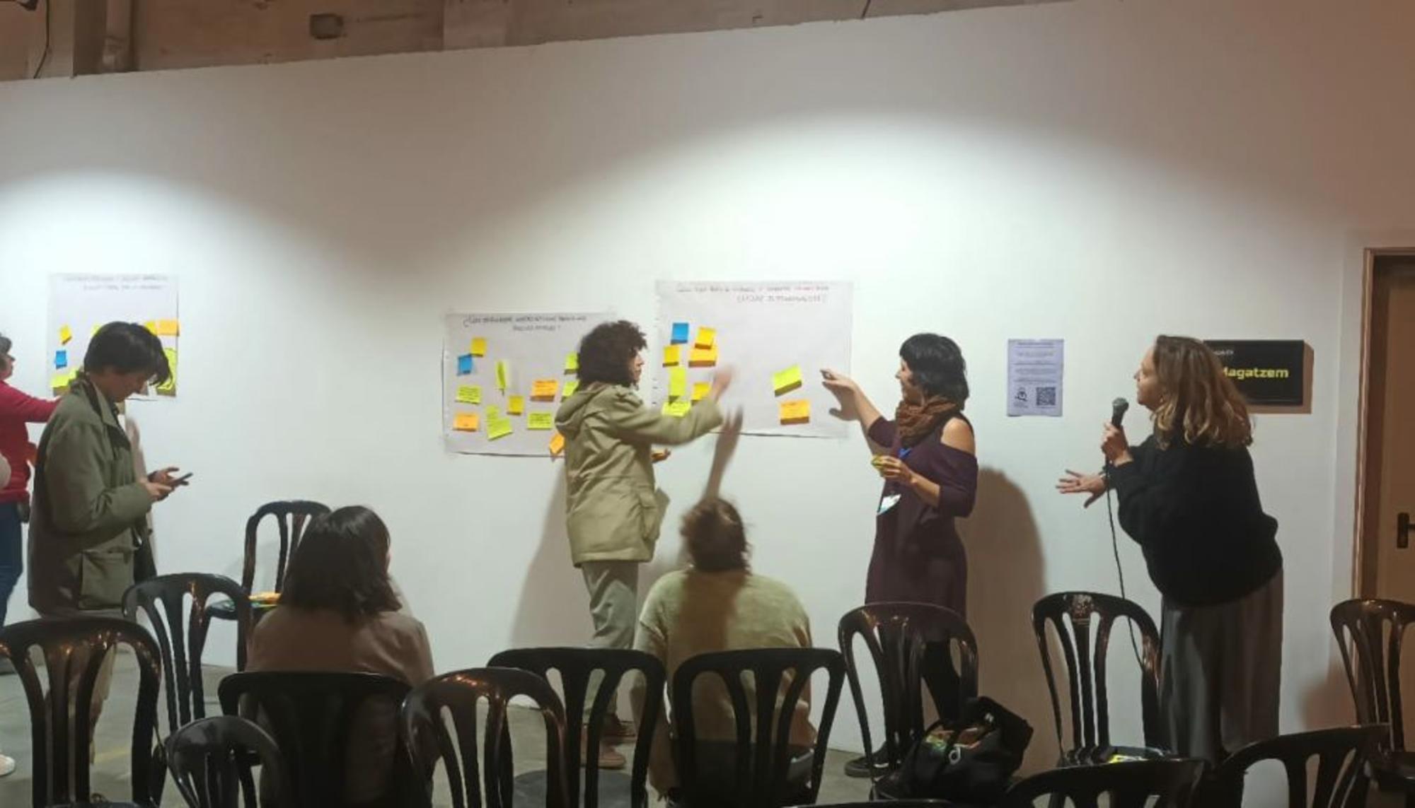 Sesión de trabajo de un taller de Economía Solidaria en el Congreso de Economía Feminista